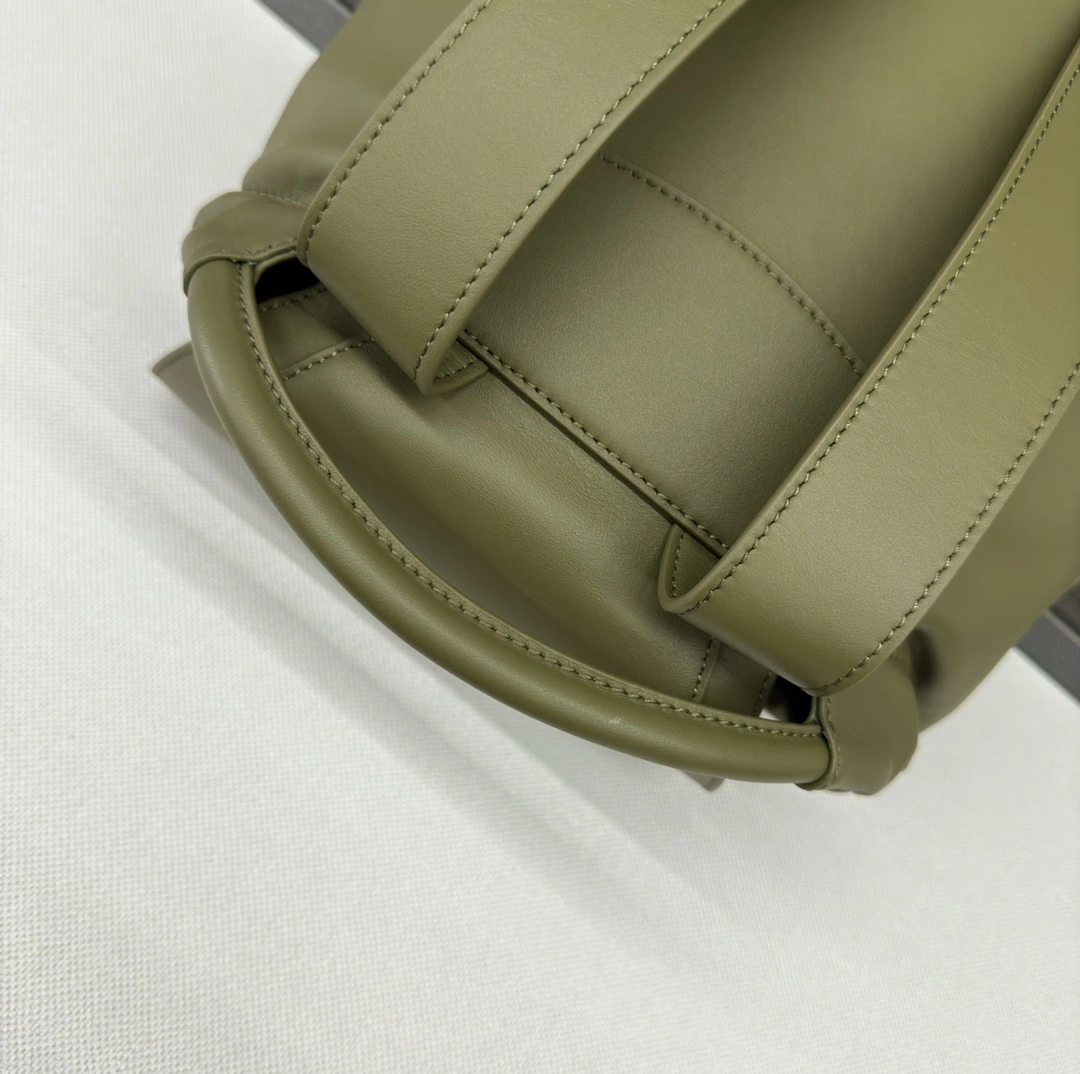 Loewe Backpacks Bright 67252