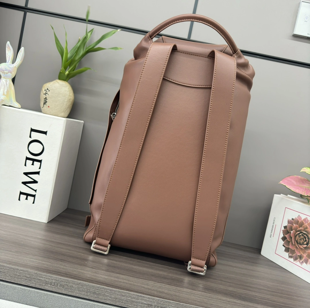 Loewe Backpacks Sleek 67289