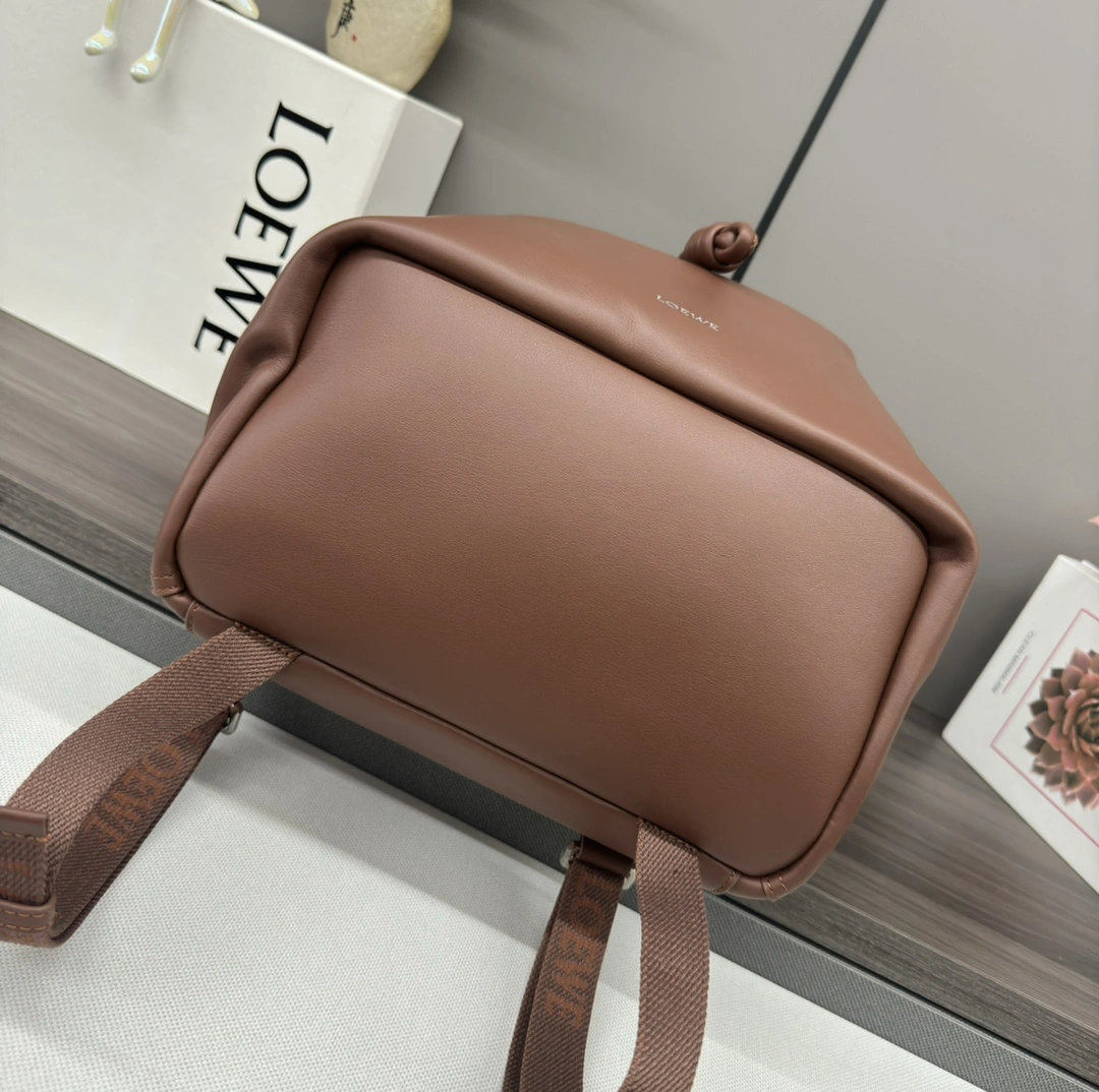 Loewe Backpacks Sleek 67289