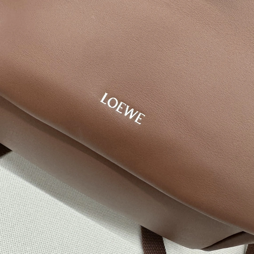 Loewe Backpacks Sleek 67289