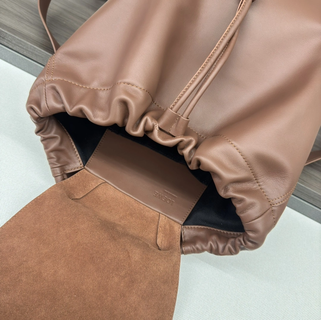 Loewe Backpacks Sleek 67289