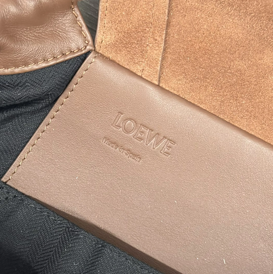 Loewe Backpacks Sleek 67289