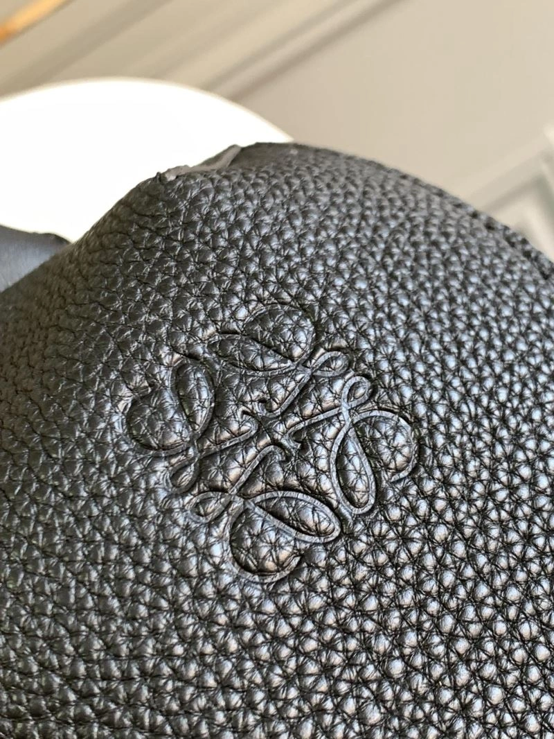 Neat Loewe Backpacks 61718