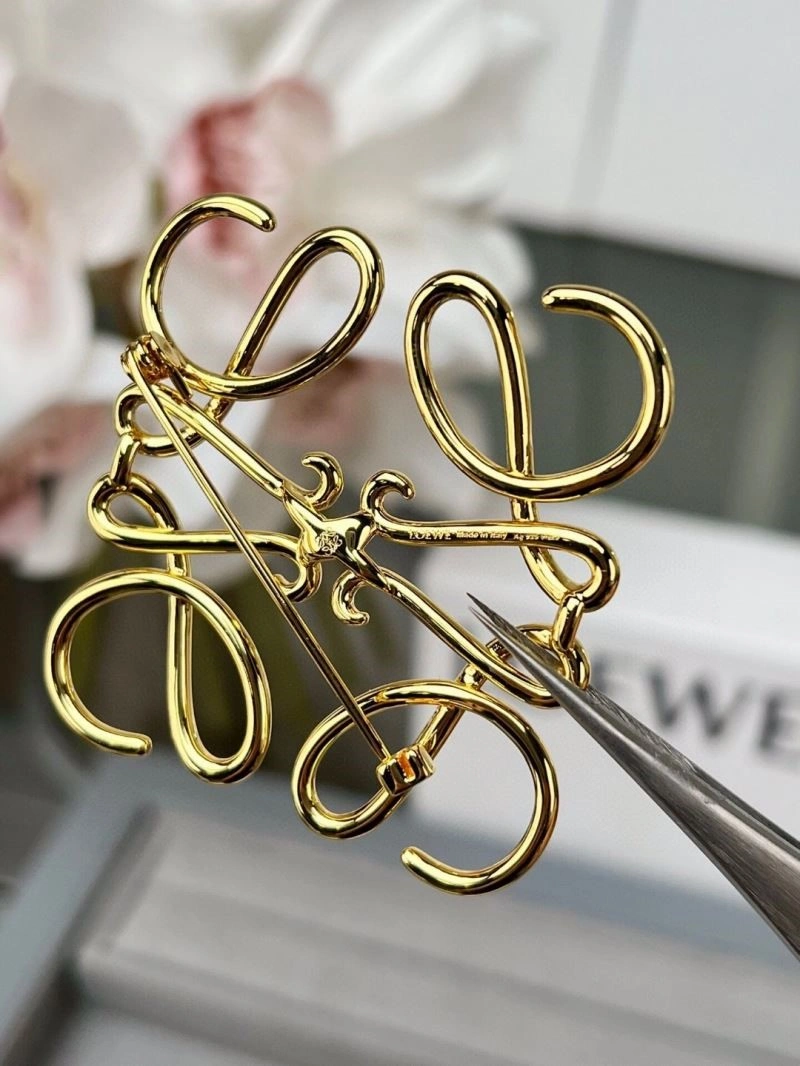 Loewe Brooches Chic 210615