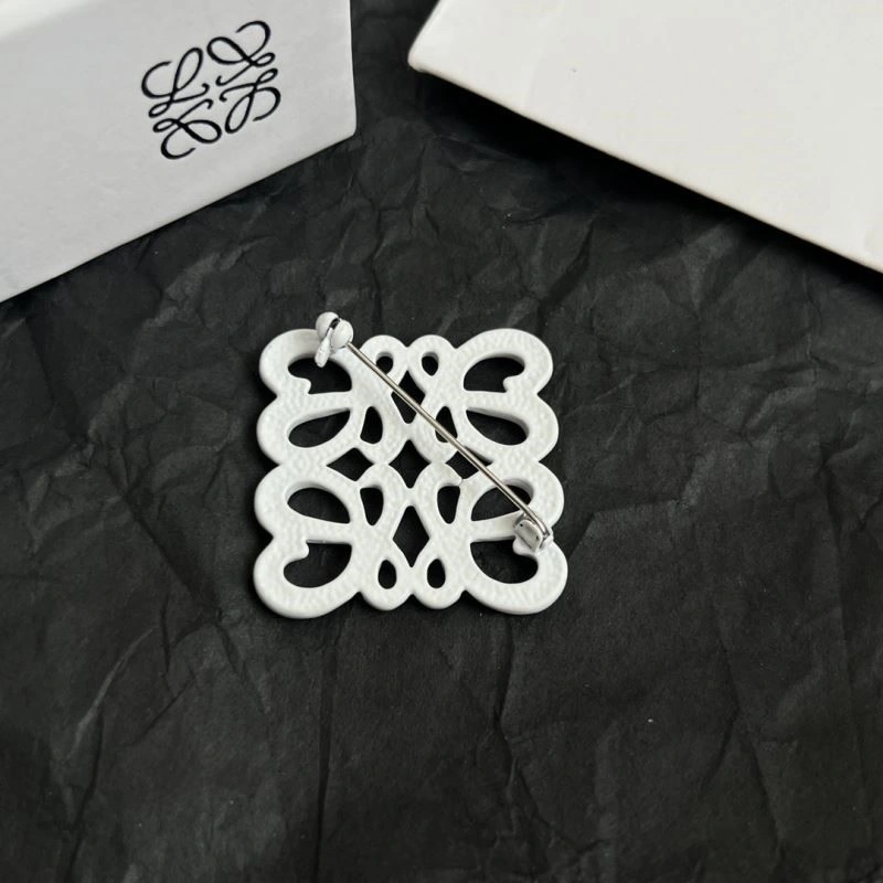 Loewe Brooches Trendy 208663