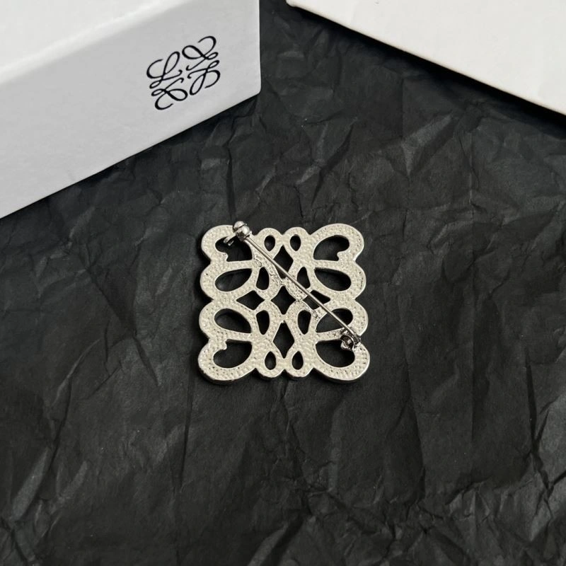 Loewe Brooches UrbanChic 208658