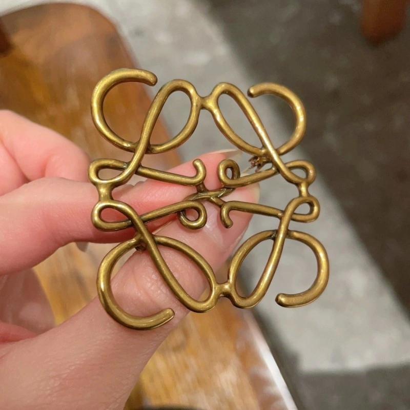 WellDesigned Loewe Brooches 208687