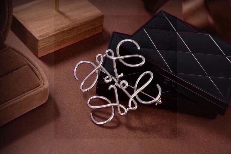 Loewe Brooches Comfortable 207926