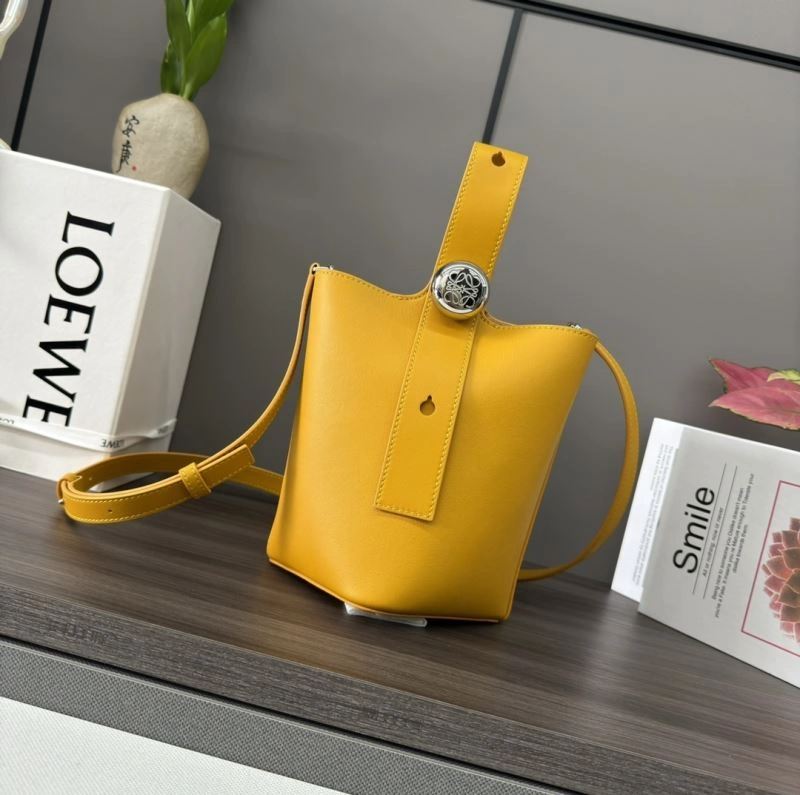 Flexible Loewe Bucket Bags 73392
