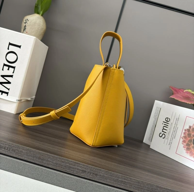 Flexible Loewe Bucket Bags 73392