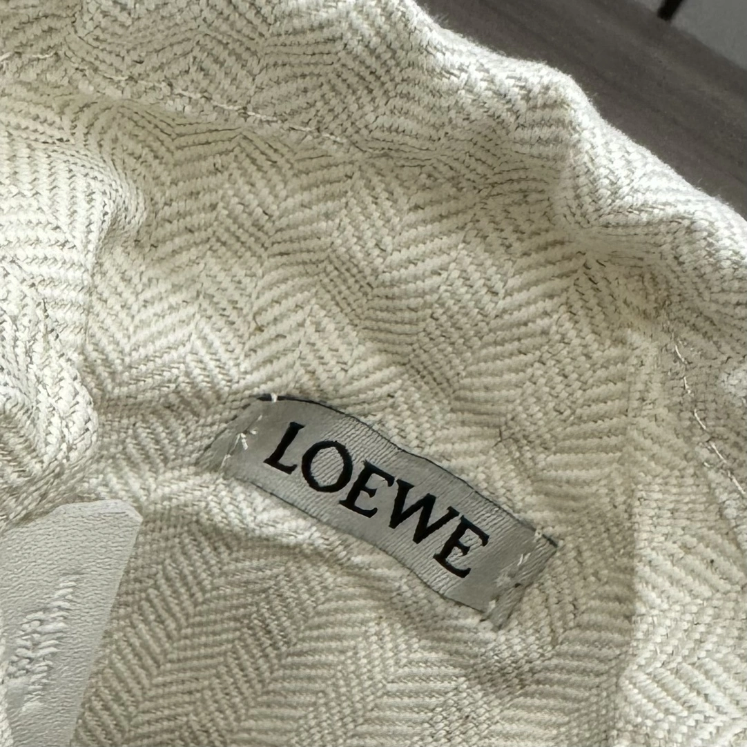 Loewe Bucket Bags Versatile 72195