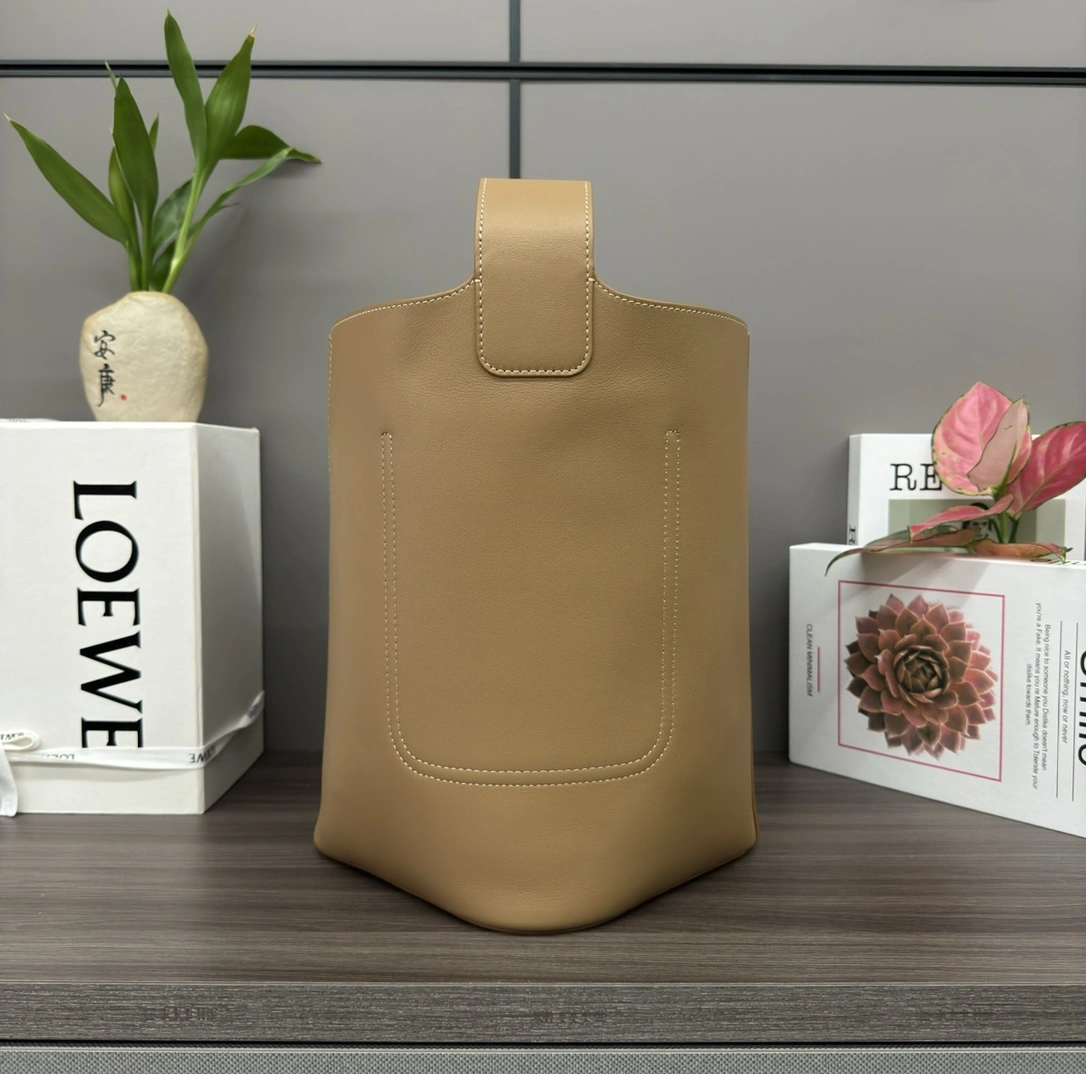 Refined Loewe Bucket Bags 72192