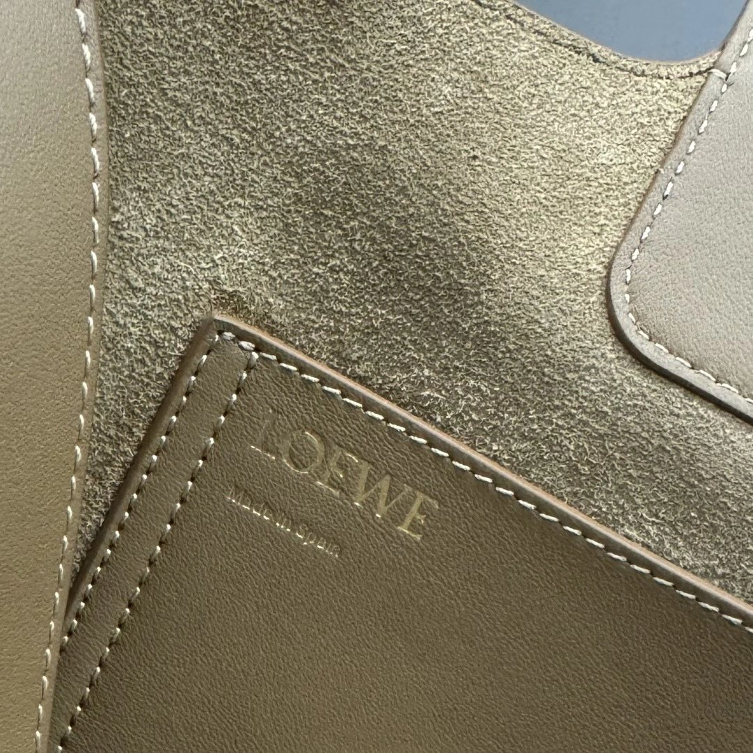 Refined Loewe Bucket Bags 72192