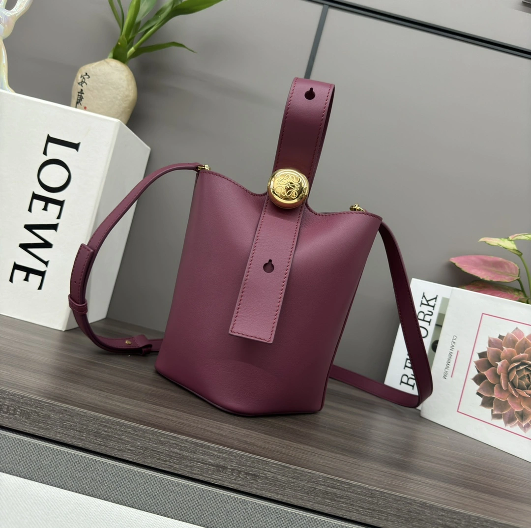 Durable Loewe Bucket Bags 67248