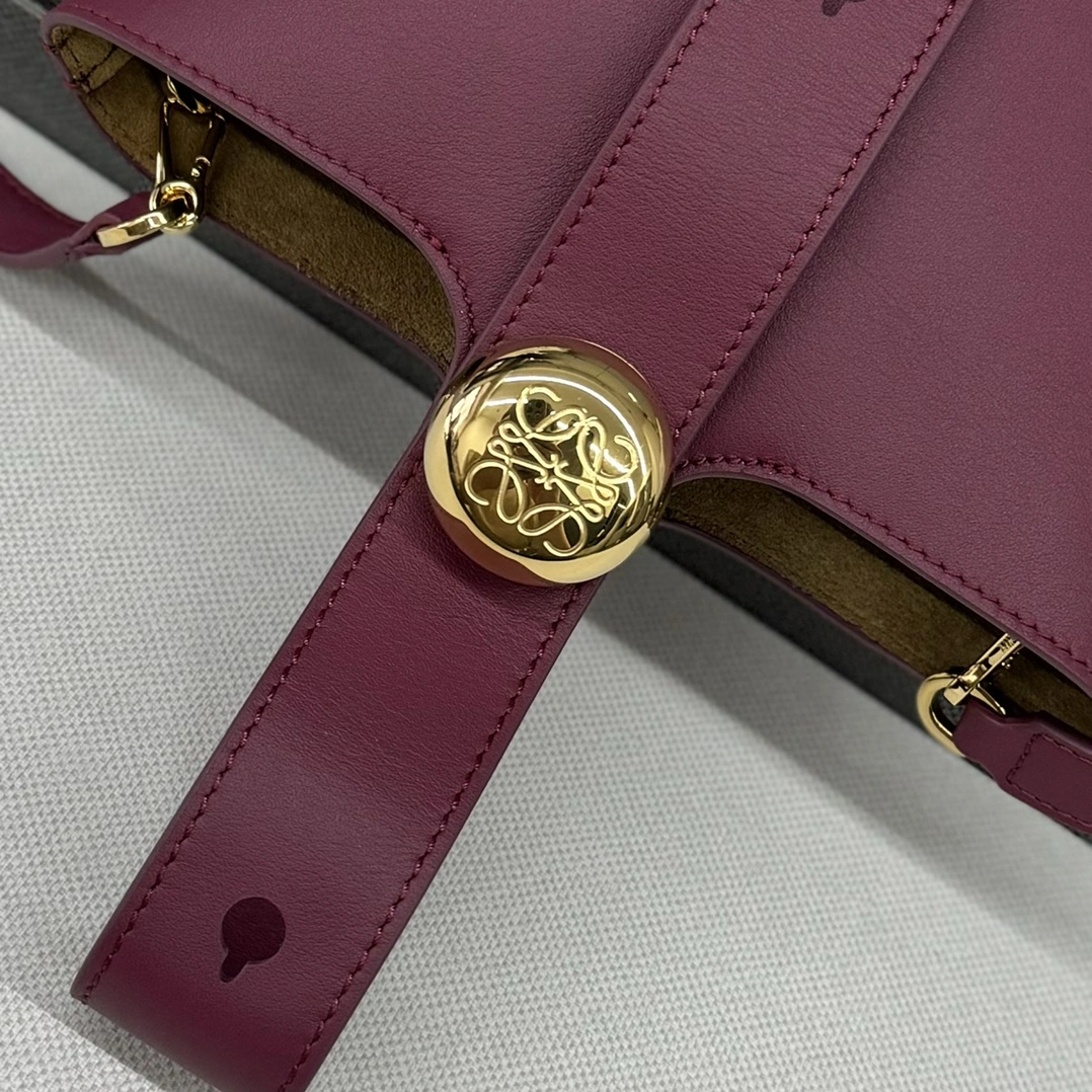 Durable Loewe Bucket Bags 67248