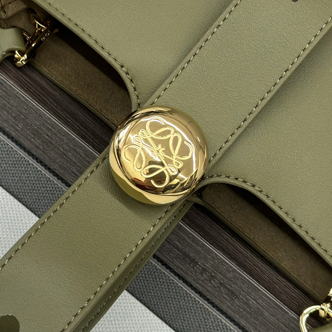 EyeCatching Loewe Bucket Bags 67251