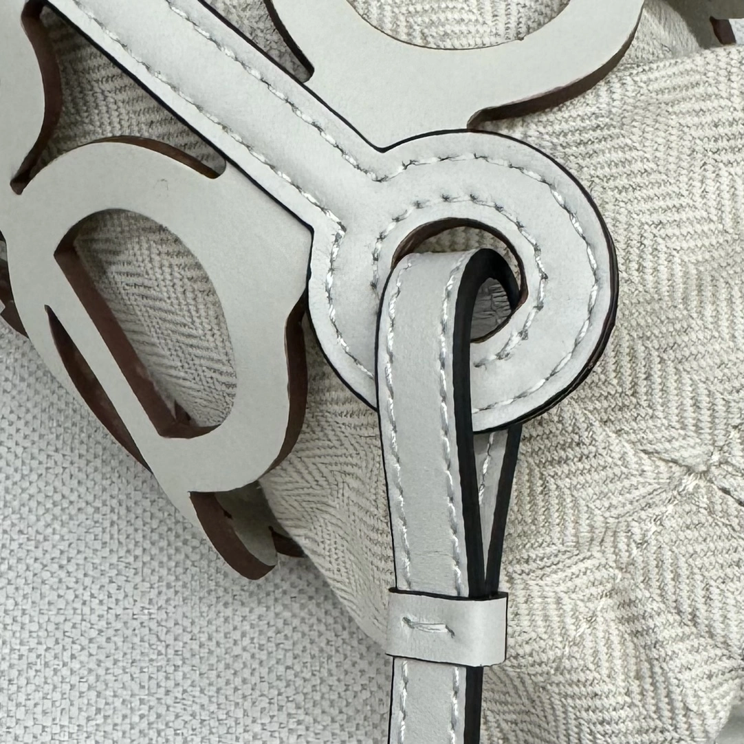 Durable Loewe Bucket Bags 67245