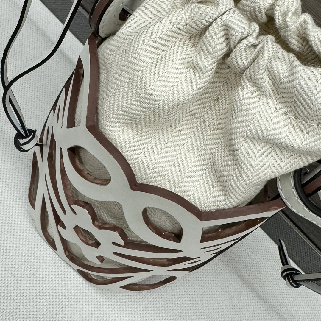 Durable Loewe Bucket Bags 67245