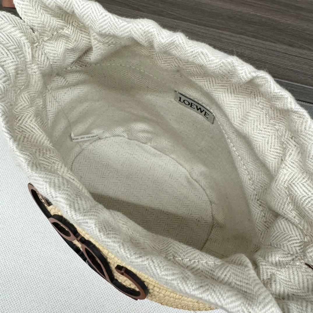 Compact Loewe Bucket Bags 67243