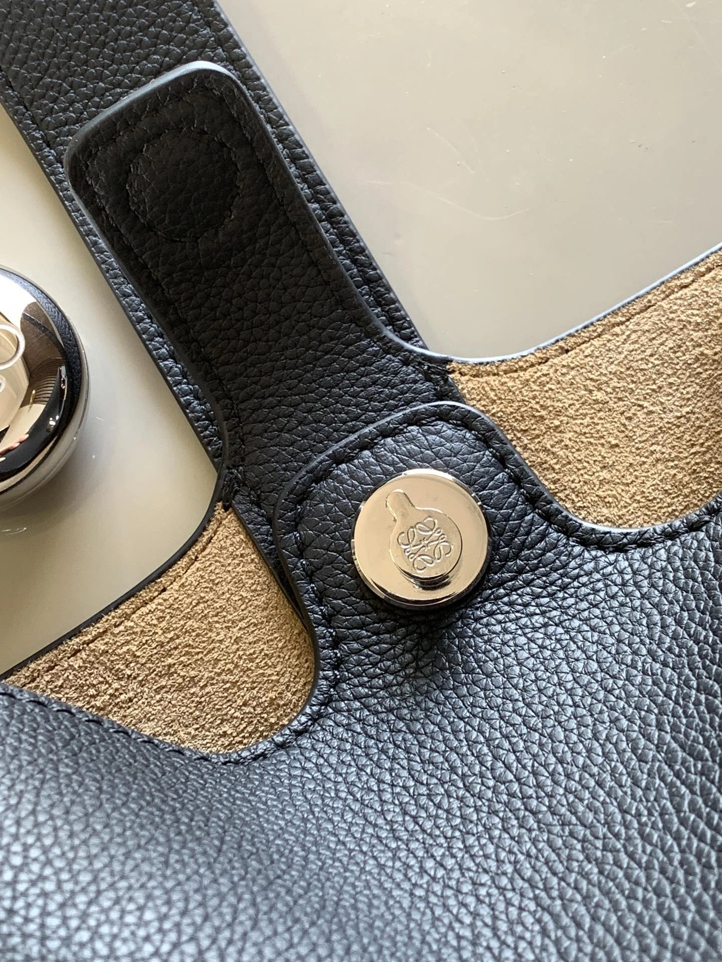 Contemporary Loewe Bucket Bags 71993