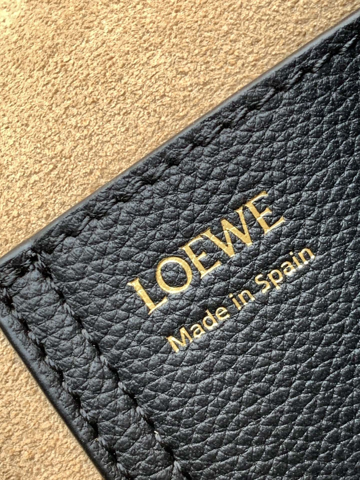 Contemporary Loewe Bucket Bags 71993