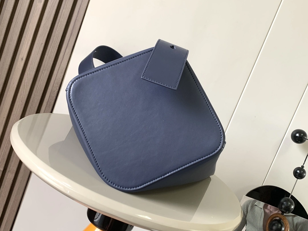 Loewe Bucket Bags NewStyle 71996