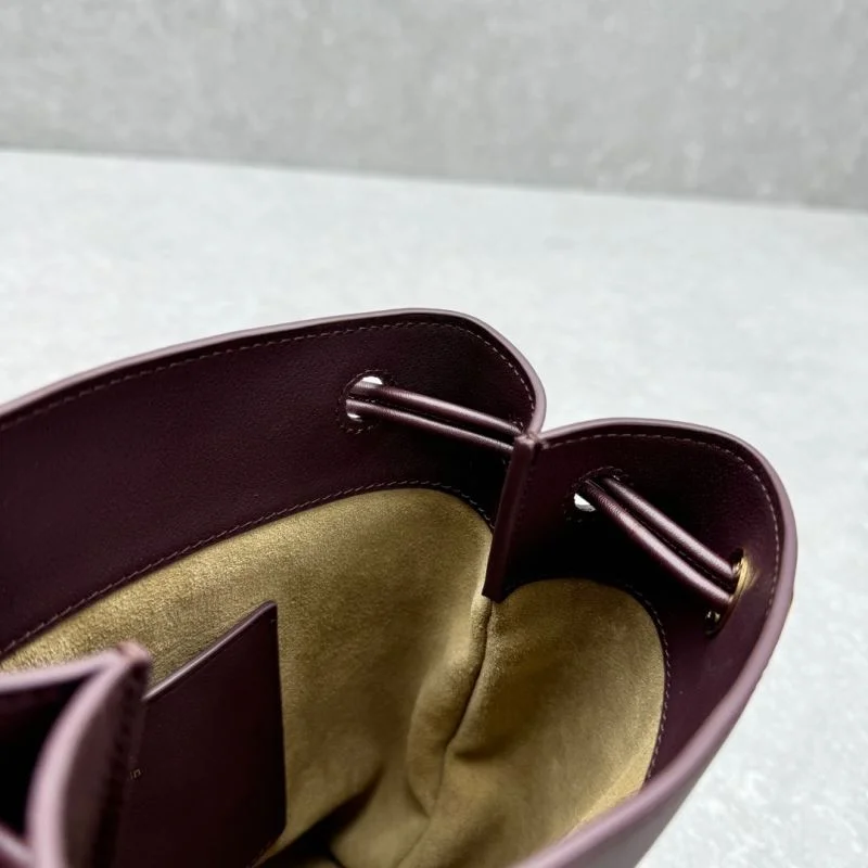 Loewe Bucket Bags Bold 55695