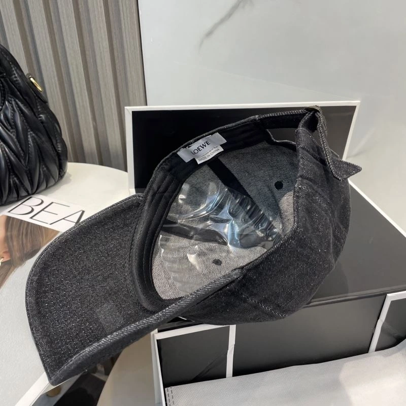 Effortless Loewe Caps 258439