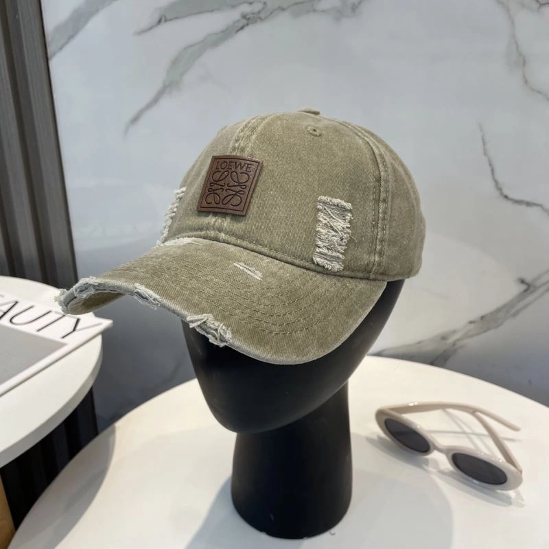Minimalist Loewe Caps 258430
