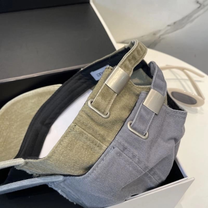 Minimalist Loewe Caps 258430