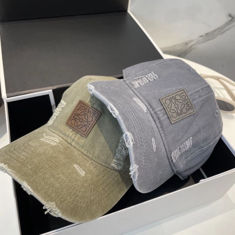 Minimalist Loewe Caps 258430