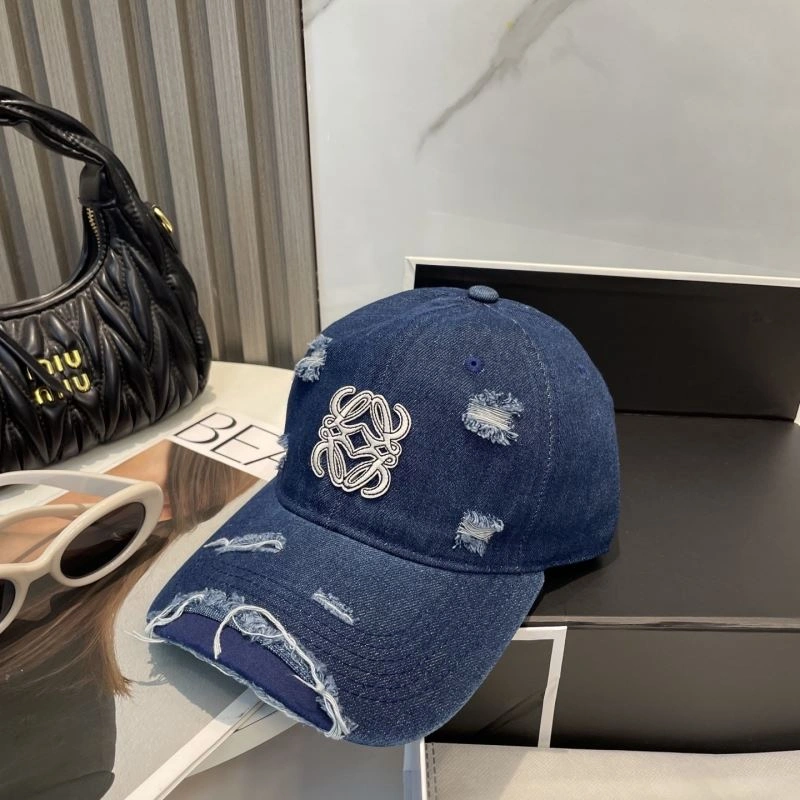 Unique Loewe Caps 258398