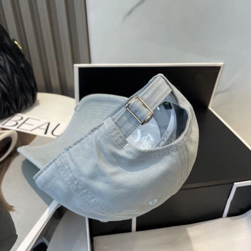 Lightweight Loewe Caps 258400