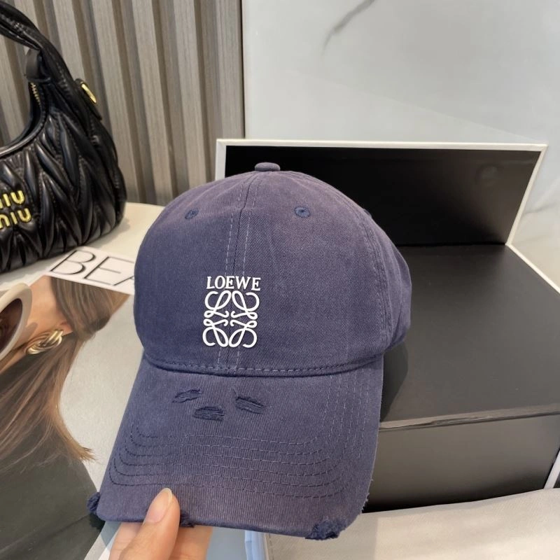Trendsetting Loewe Caps 258389