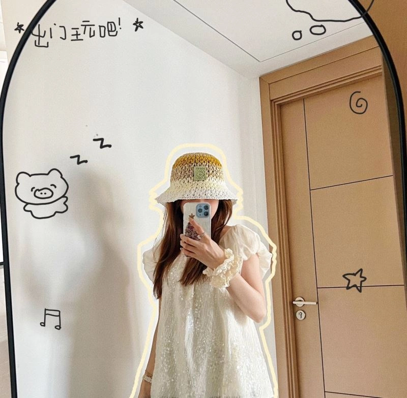 Breathable Loewe Caps 258371