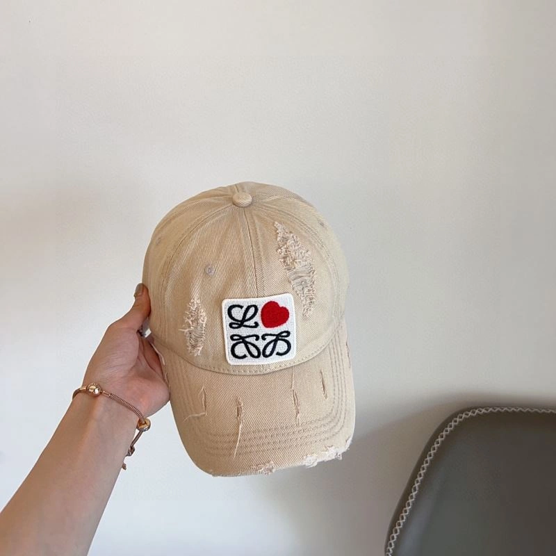 Modern Loewe Caps 261922