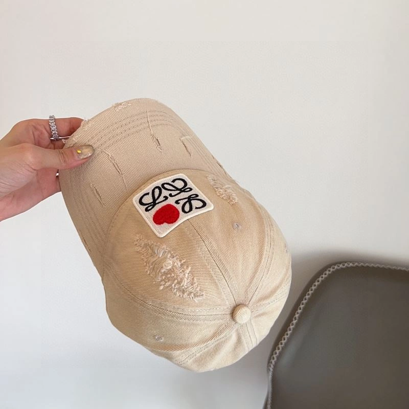 Modern Loewe Caps 261922