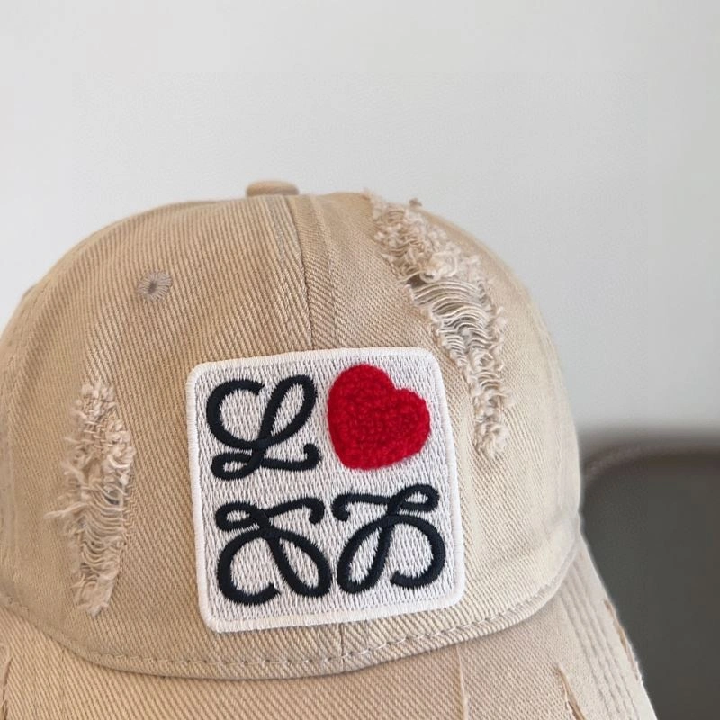 Modern Loewe Caps 261922
