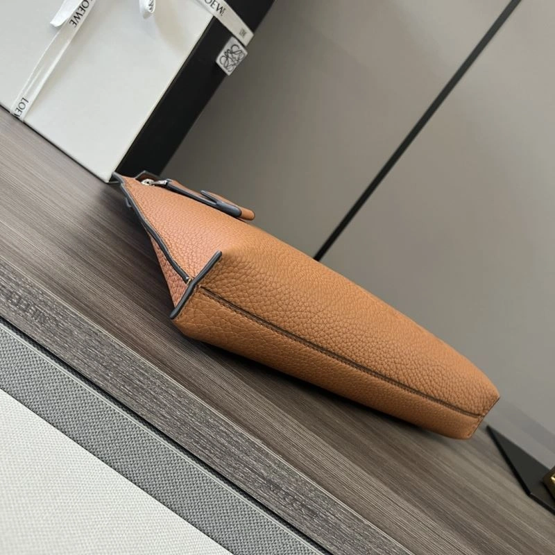 Loewe Clutch Bags Breathable 77427