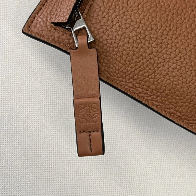 Loewe Clutch Bags Breathable 77427