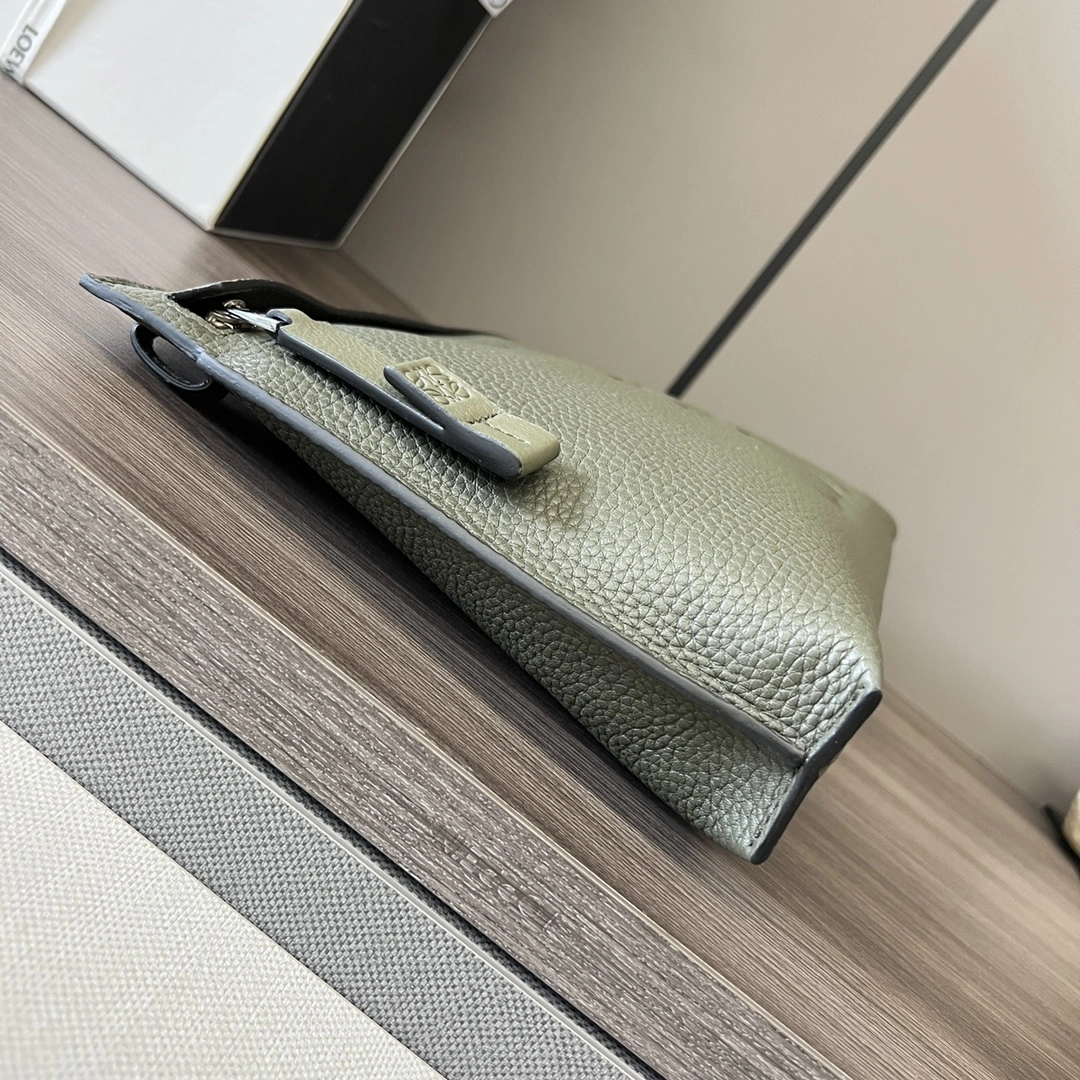 Loewe Clutch Bags Unisex 72185
