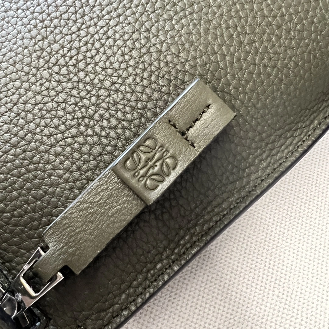 Loewe Clutch Bags Unisex 72185