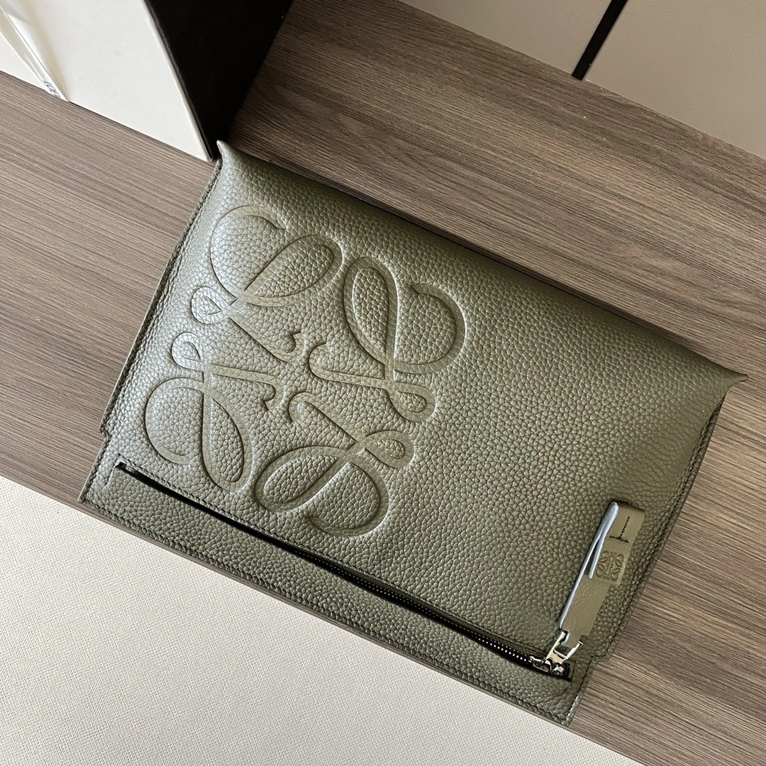 Loewe Clutch Bags Unisex 72185