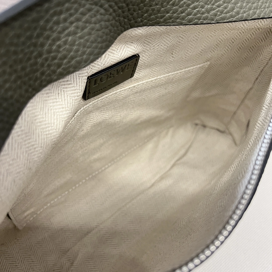 Loewe Clutch Bags Unisex 72185