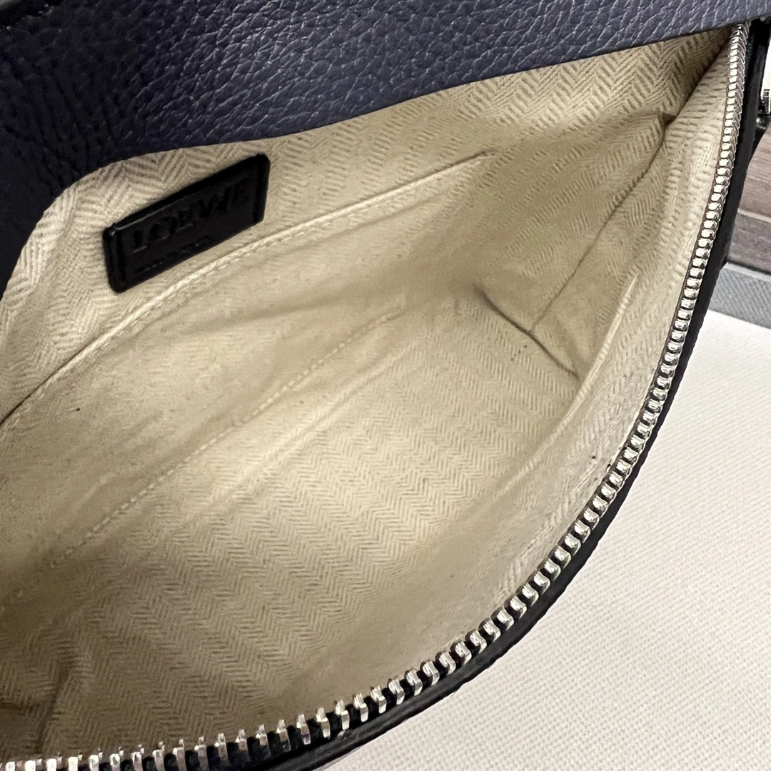 Bold Loewe Clutch Bags 72183