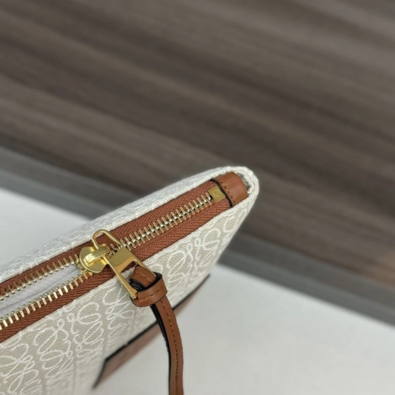 Chic Loewe Clutch Bags 61683