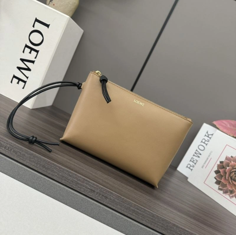 Sporty Loewe Clutch Bags 61681