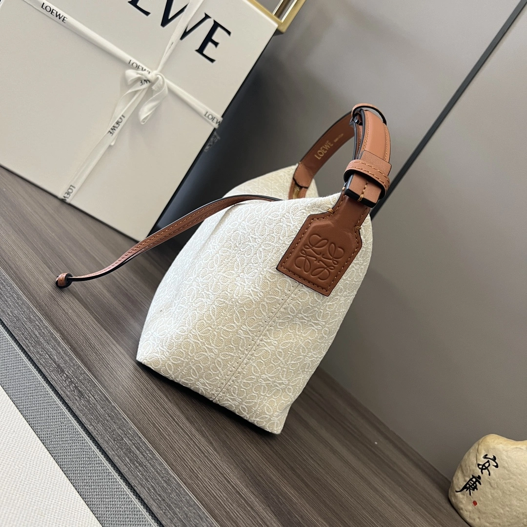UrbanChic Loewe Cubi Bags 72182