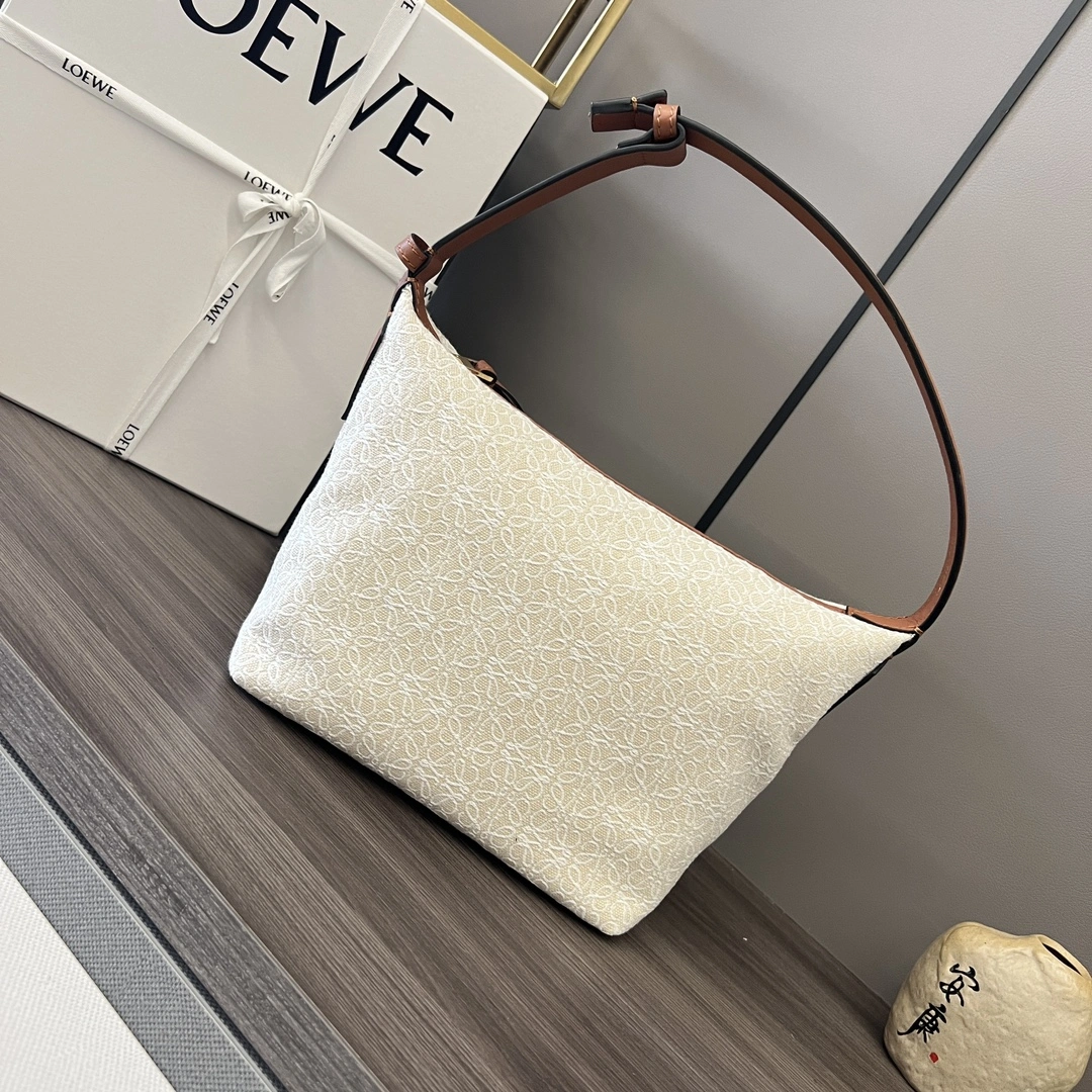 UrbanChic Loewe Cubi Bags 72182