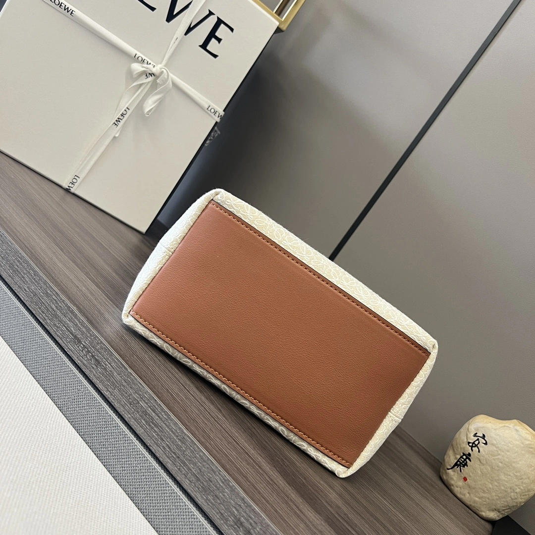UrbanChic Loewe Cubi Bags 72182